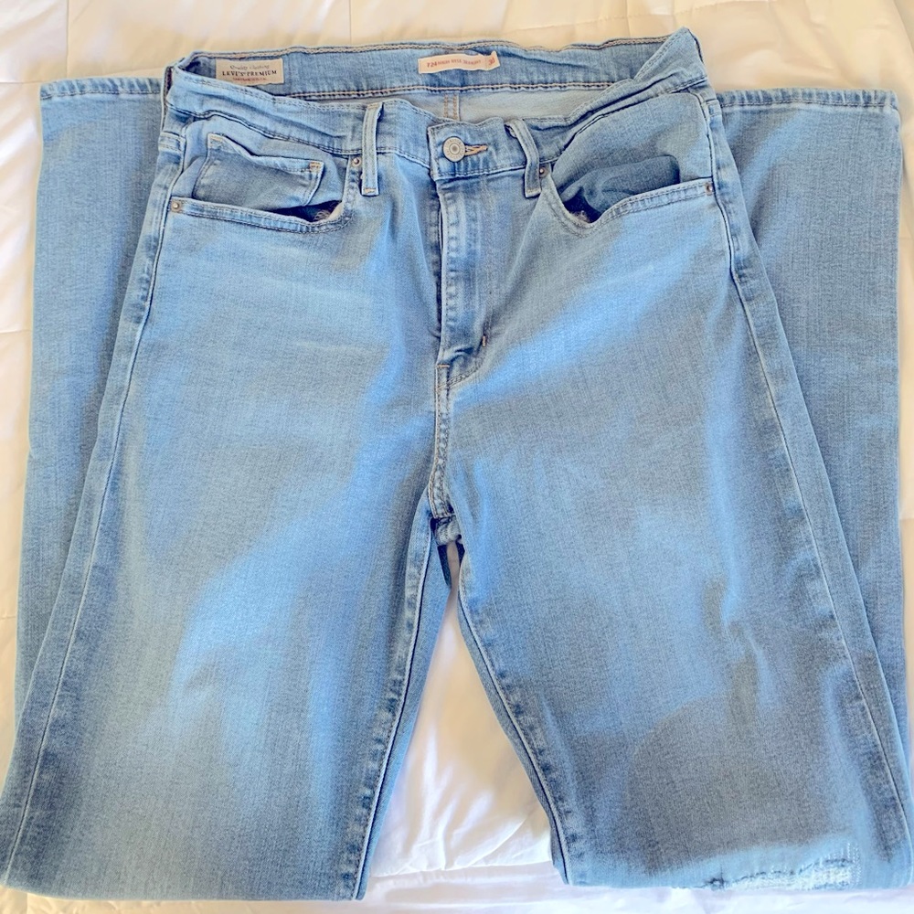 Levis 724 High Rise Slim Straight Light Wash Jeans Size 30 Length 31